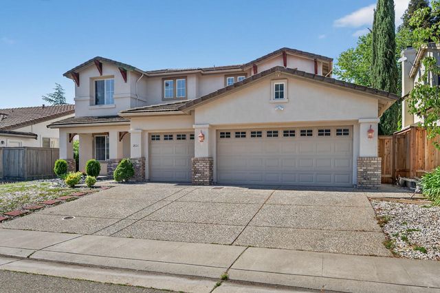 1820 Heather Garden Ln, Roseville, CA 95661