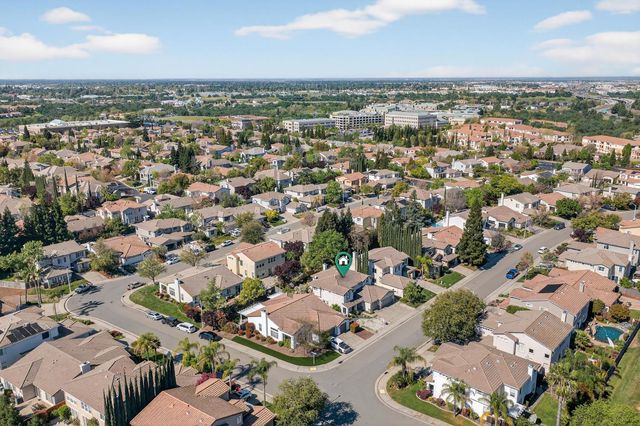 1820 Heather Garden Ln, Roseville, CA 95661