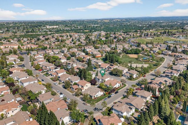 1820 Heather Garden Ln, Roseville, CA 95661