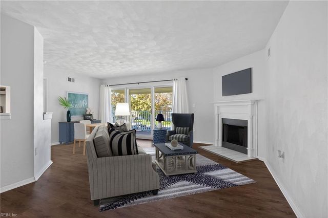 1012 Autumn Woods Ln Apt 110, Virginia Beach, VA 23452