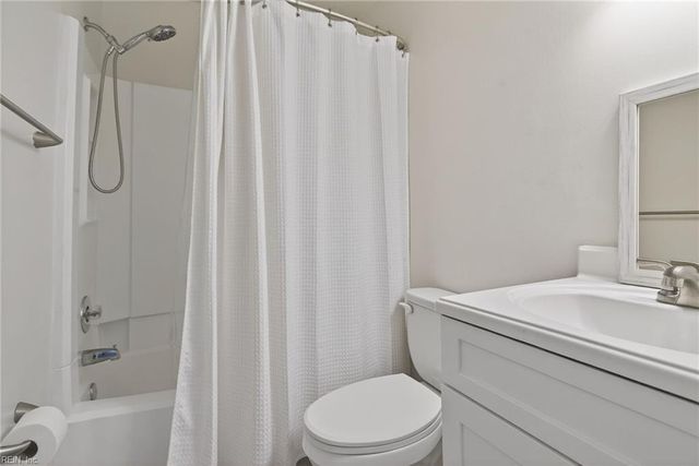 1012 Autumn Woods Ln Apt 110, Virginia Beach, VA 23452