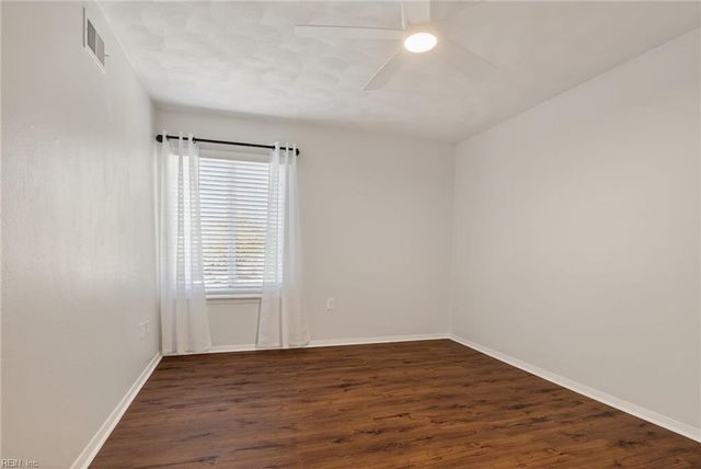 1012 Autumn Woods Ln Apt 110, Virginia Beach, VA 23452