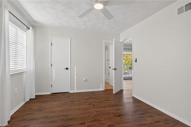 1012 Autumn Woods Ln Apt 110, Virginia Beach, VA 23452