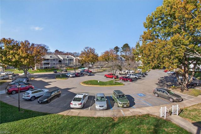 1012 Autumn Woods Ln Apt 110, Virginia Beach, VA 23452