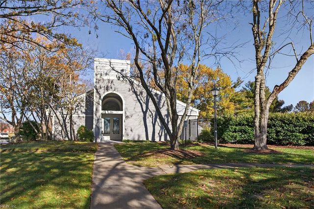 1012 Autumn Woods Ln Apt 110, Virginia Beach, VA 23452