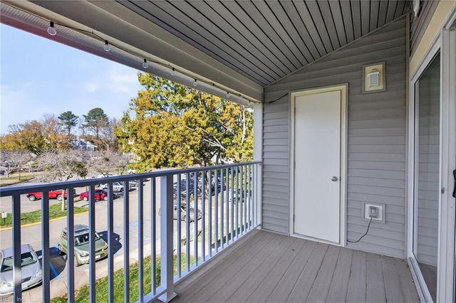 1012 Autumn Woods Ln Apt 110, Virginia Beach, VA 23452