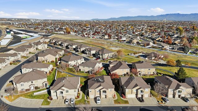 4758 W WAGON TRAIN DR, Herriman, UT 84065