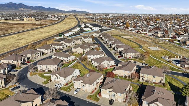 4758 W WAGON TRAIN DR, Herriman, UT 84065