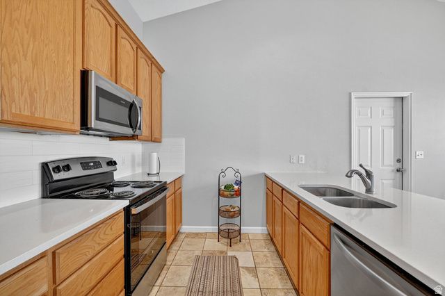 4758 W WAGON TRAIN DR, Herriman, UT 84065