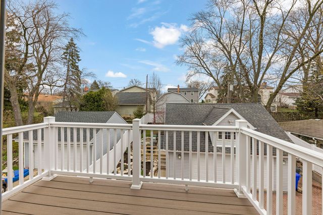 117 N Park Boulevard, Glen Ellyn, IL 60137