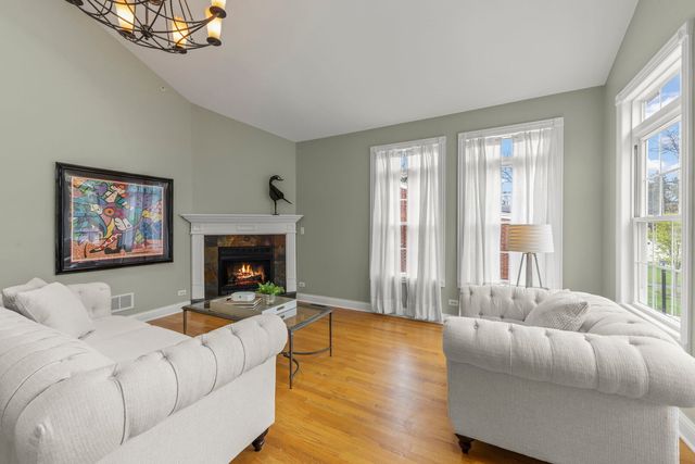 117 N Park Boulevard, Glen Ellyn, IL 60137