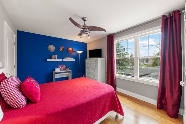 117 N Park Boulevard, Glen Ellyn, IL 60137