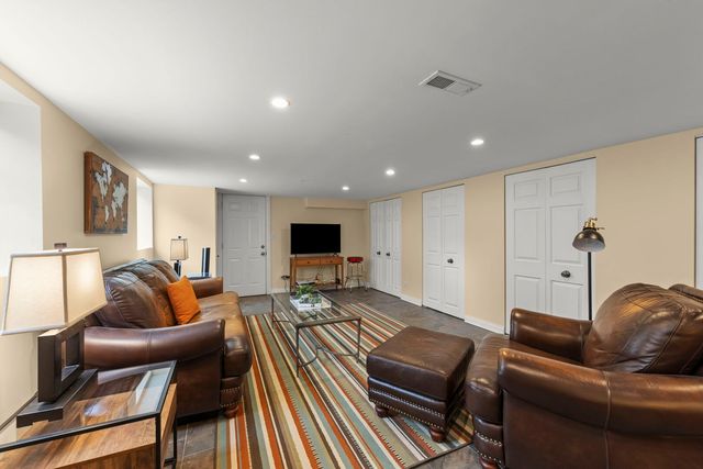 117 N Park Boulevard, Glen Ellyn, IL 60137