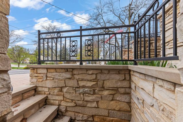 117 N Park Boulevard, Glen Ellyn, IL 60137