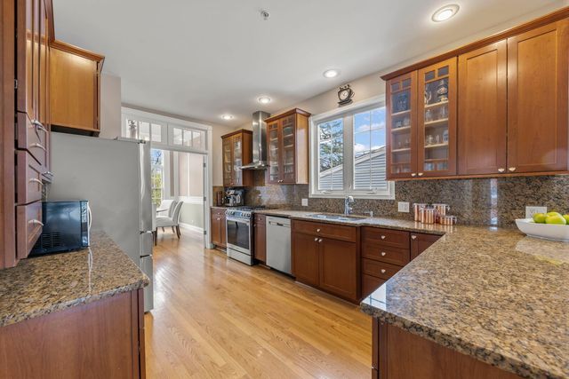 117 N Park Boulevard, Glen Ellyn, IL 60137