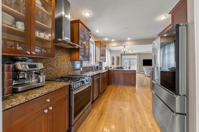 117 N Park Boulevard, Glen Ellyn, IL 60137