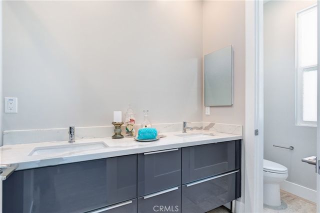 2068 Maple Avenue C, Costa Mesa, CA 92627