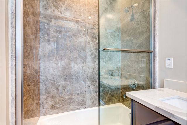 2068 Maple Avenue C, Costa Mesa, CA 92627