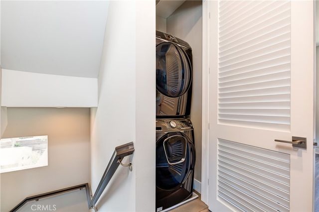 2068 Maple Avenue C, Costa Mesa, CA 92627