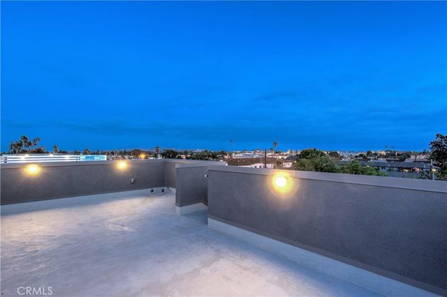 2068 Maple Avenue C, Costa Mesa, CA 92627