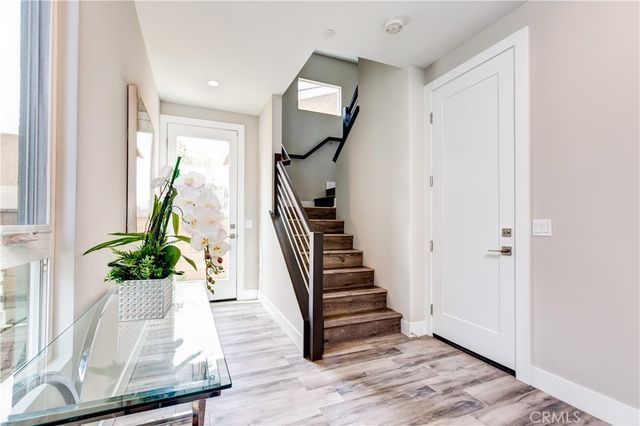 2068 Maple Avenue C, Costa Mesa, CA 92627