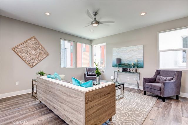 2068 Maple Avenue C, Costa Mesa, CA 92627