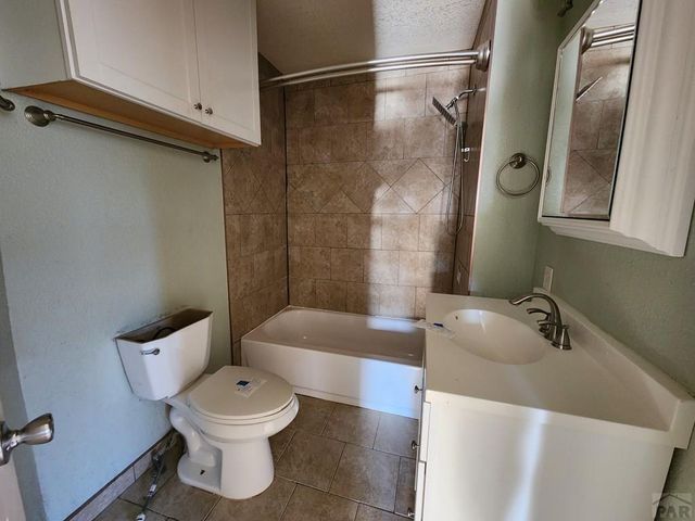 2130 Pine St, Pueblo, CO 81004