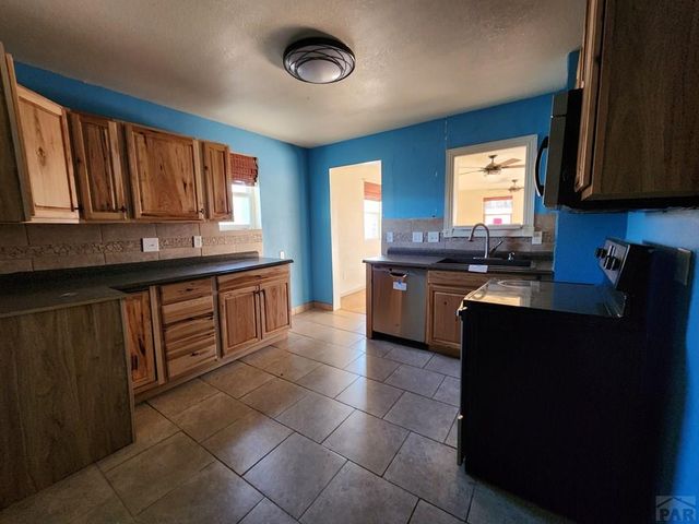 2130 Pine St, Pueblo, CO 81004