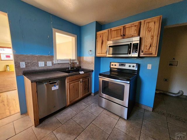 2130 Pine St, Pueblo, CO 81004
