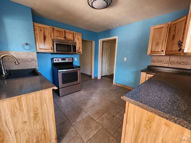 2130 Pine St, Pueblo, CO 81004