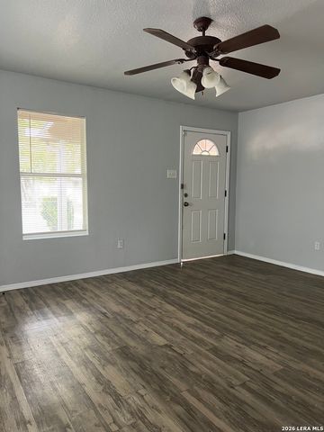 435 N San Horacio, San Antonio, TX 78228