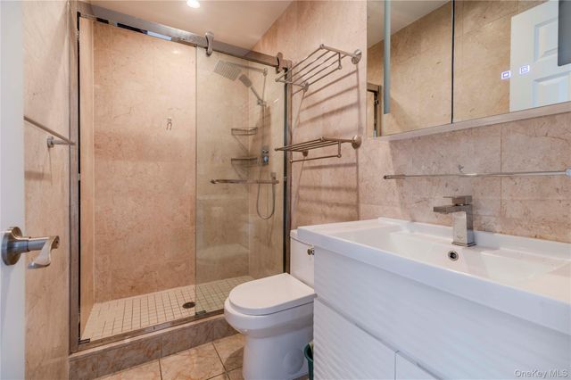 16823 Powells Cove Boulevard 12, Beechhurst, NY 11357