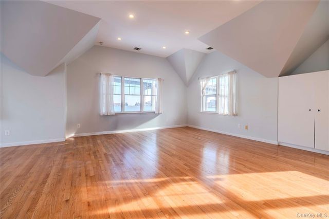 16823 Powells Cove Boulevard 12, Beechhurst, NY 11357