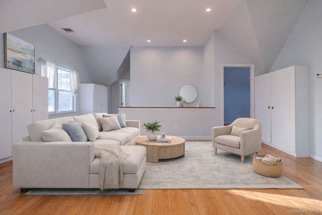 16823 Powells Cove Boulevard 12, Beechhurst, NY 11357