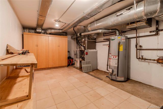 16823 Powells Cove Boulevard 12, Beechhurst, NY 11357