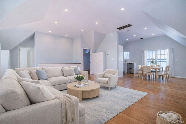 16823 Powells Cove Boulevard 12, Beechhurst, NY 11357