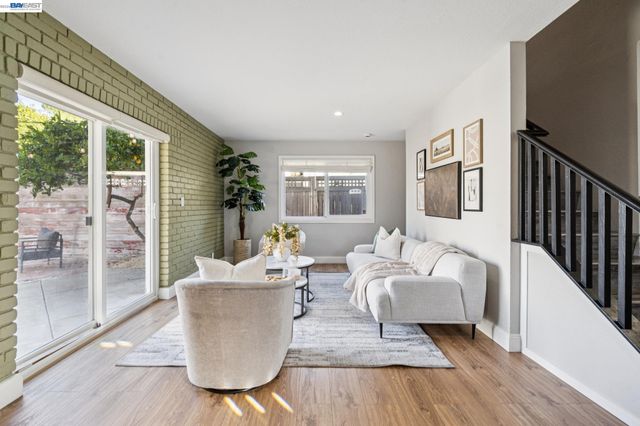 9935 Voltaire Ave, Oakland, CA 94603