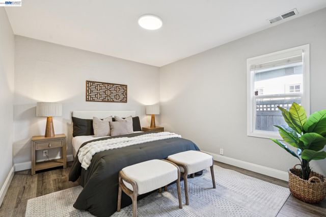 9935 Voltaire Ave, Oakland, CA 94603