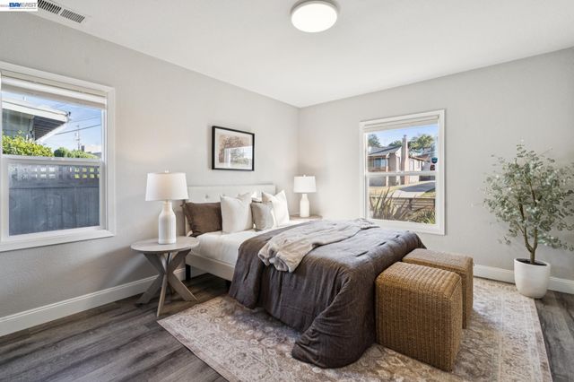 9935 Voltaire Ave, Oakland, CA 94603