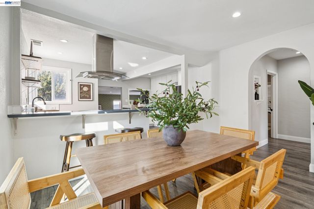 9935 Voltaire Ave, Oakland, CA 94603