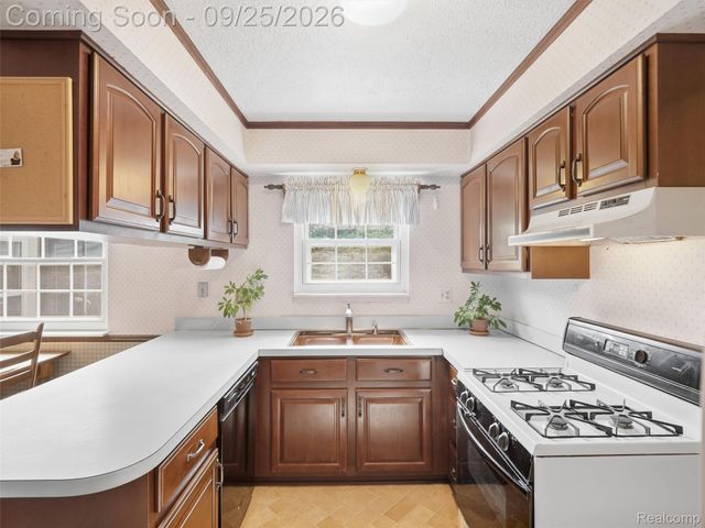 6160 Porteridge Lane, Canton Charter Township, MI 48187