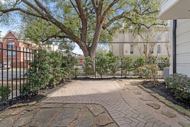 6501 Rodrigo Street, Houston, TX 77007