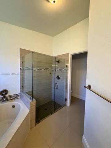 11459 Lakeview Dr 7A, Coral Springs, FL 33071
