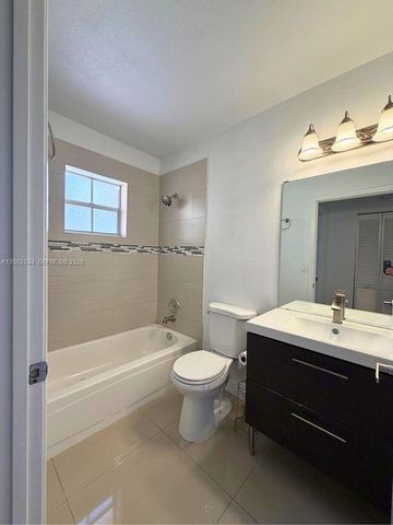 11459 Lakeview Dr 7A, Coral Springs, FL 33071