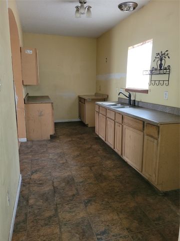 5672 E Interstate 30, Campbell, TX 75422