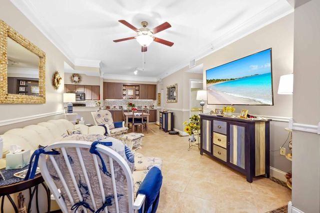 6101 Myrtlewood Circle W, Palm Beach Gardens, FL 33418