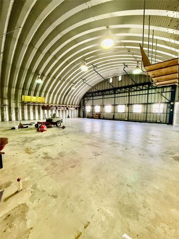 143 W Airway, Livingston, TX 77351