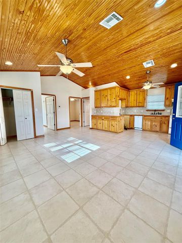 143 W Airway, Livingston, TX 77351