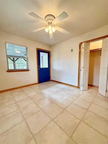 143 W Airway, Livingston, TX 77351