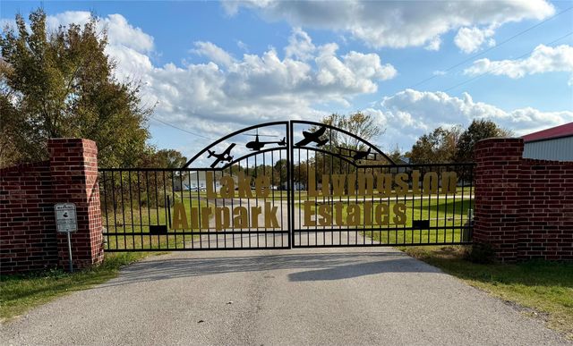 143 W Airway, Livingston, TX 77351